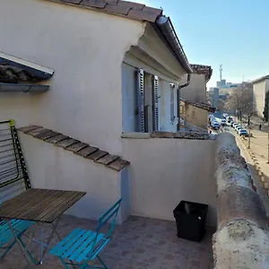 studio-avignon-place-des-corps-saints.fr-provencehotel.com/